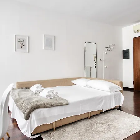Just Urban - Elegant 1-br In Porta Romana - Duomo 4 Min By M3 Apartment